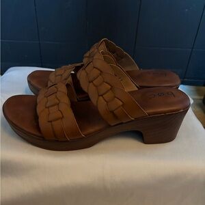 boc Women's Tan Woven Mules